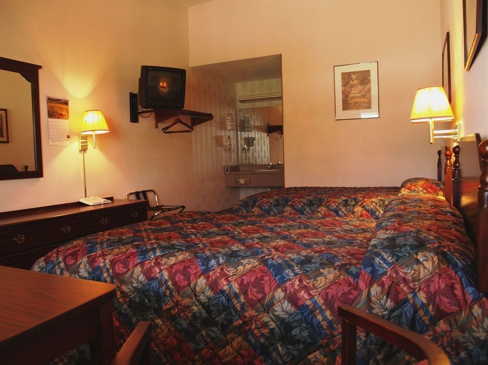 บัดเจ็ต ลอดจิ้ง เซนต์แคลร์ Hotel Saint Clair ภายนอก รูปภาพ